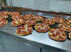 Delivery's Pizza food