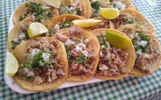 Carnitas El Plebe food