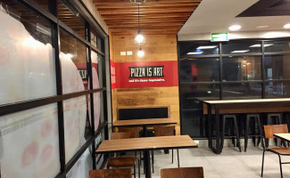 Pizza Hut inside