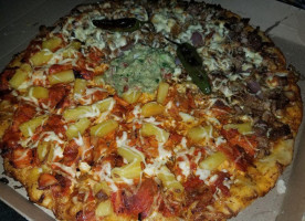 Mister Pizza Caucel Herradura Ii food