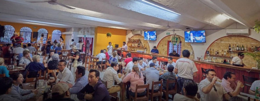 La Monumental Cantina food