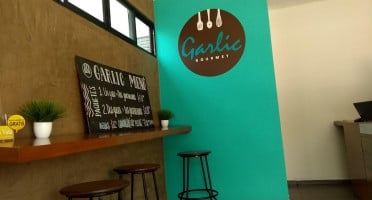 Garlic Gourmet inside