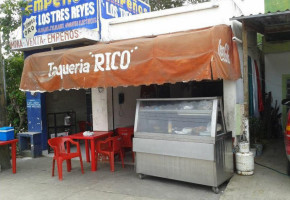 Taqueria El Padrino inside