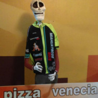 Pizza Venecia inside