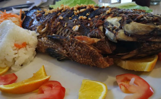 Romulo's Que Mariscos! food