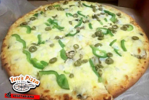 Tere's Pizza food