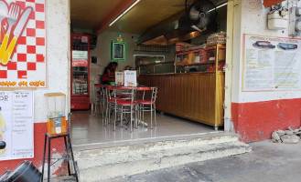 Tortería Y Taquería La Reyna food