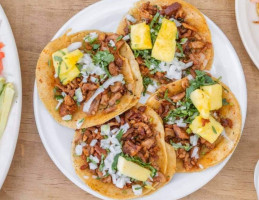 Taquería Aldama Acueducto food