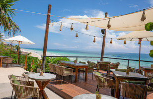 Mezzanine Tulum inside