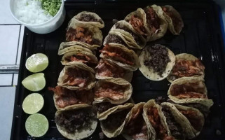 Tacos Leo food