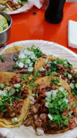 Taquería Los Primos food