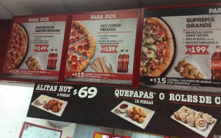 Pizza Hut Satelite Musicos food