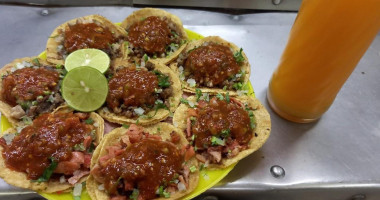 Taqueria Los Betos food