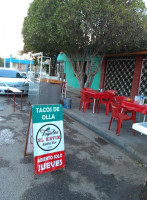 Taqueria El Kevin food