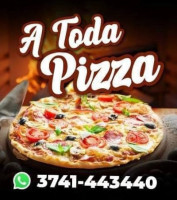 A Toda Pizza food