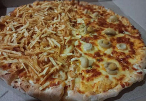 A Toda Pizza food