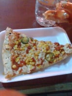 Vivela Pizza food