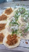 Taquería El Buen Taco food