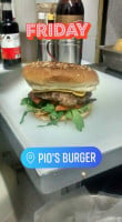 Pio's Burguer food