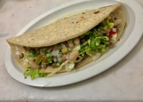 Taquería Y Cenaduría El Balconcito food