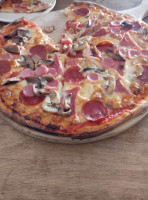 Manono's Pizza food