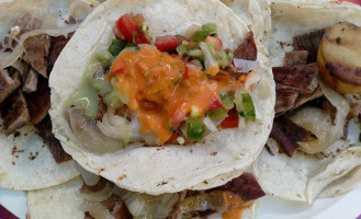 Tacos Belu's food