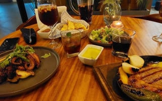 Caronte Parrilla Cantina food