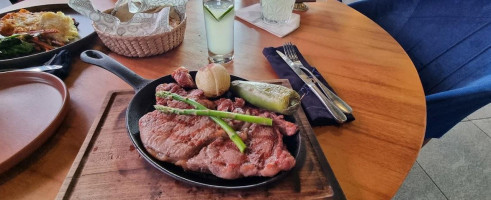 Caronte Parrilla Cantina food