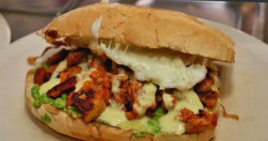 Tortas El Gus food