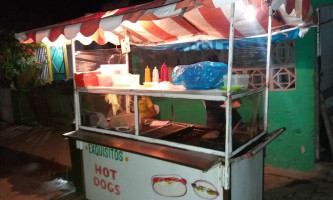 Hotdogs Y Hamburguesas El Santos Corona food