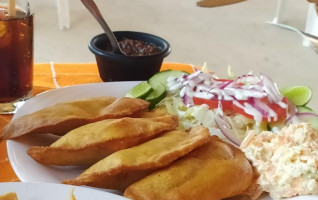 Mariscos El Sinaloense food