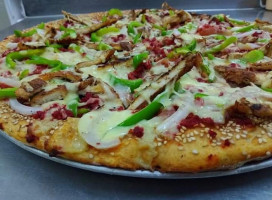 Pili's Pizza food