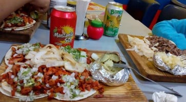 Taqueria La Flamita food