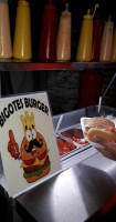 Bigotes Burger food