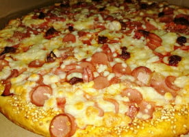 Hunter Pizza food