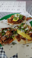 Taquería La Oriental food