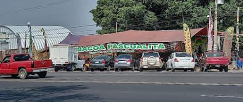 Barbacoa Los Tres Chavitos outside