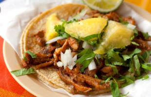 La Callejera Taquería food