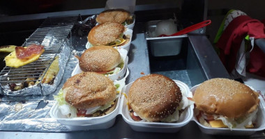 Hamburguesas Locas food