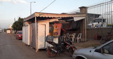 Tortas Los Venaditos outside