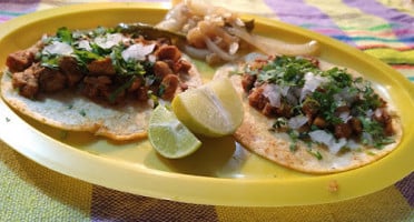 Tacos Y Carnitas De Tlacotalpan food