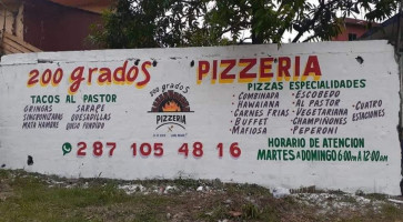 200 Grados Pizzería inside