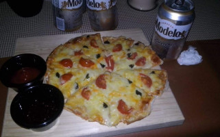 Las Pizzalitas food