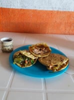 Gorditas Doña Lupe food