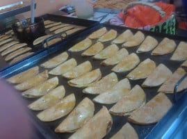 Tacos De Canasta Monys Los Adictivos food