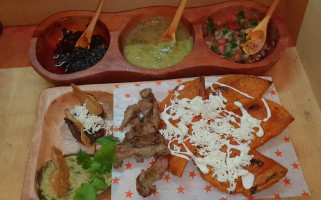 La Bodeguita Del Barrio food