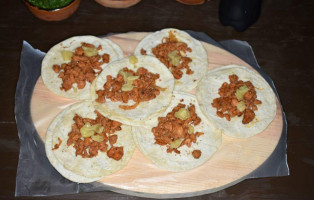 El Zaguán De Las Tlayudas food