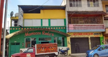 Mariscos Rulos inside