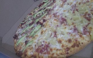 Aris Pizza food