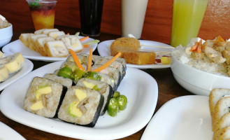 Makimore Sushi food